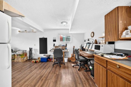 1117 8 Street Se, Calgary, AB - Indoor