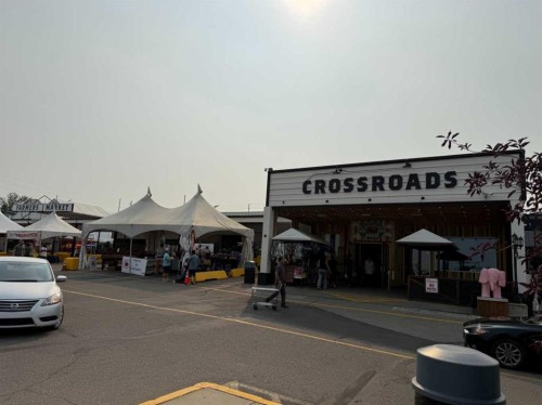 1117 8 Street Se, Calgary, AB - Outdoor