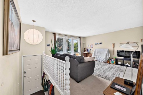 1117 8 Street Se, Calgary, AB - Indoor Photo Showing Other Room
