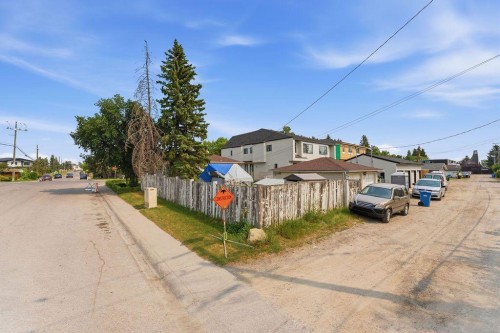 5604 21 Street Sw, Calgary, AB - Outdoor