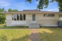 5604 21 Street SW Calgary, AB T3E 1S5