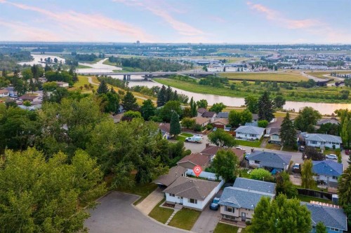 239 Lynnover Place Se, Calgary, AB - Outdoor With View