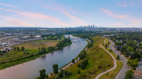 239 Lynnover Place Se, Calgary, AB - Outdoor With View