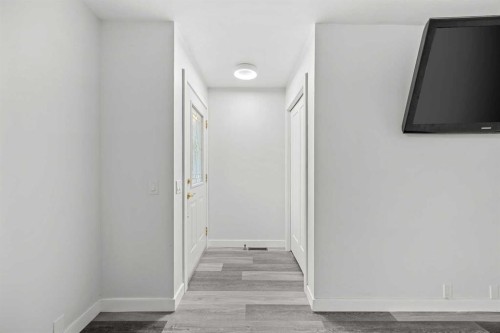 239 Lynnover Place Se, Calgary, AB - Indoor Photo Showing Other Room
