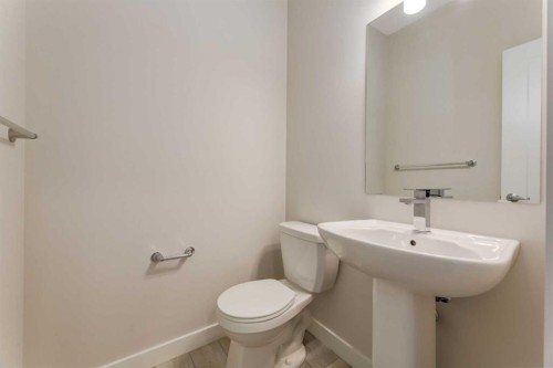 31 Tuscany Summit Square Nw, Calgary, AB - Indoor Photo Showing Bathroom