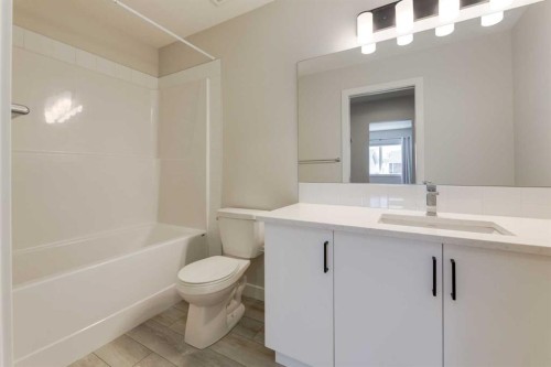 31 Tuscany Summit Square Nw, Calgary, AB - Indoor Photo Showing Bathroom