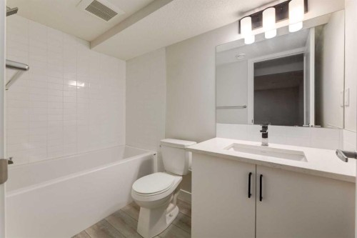 31 Tuscany Summit Square Nw, Calgary, AB - Indoor Photo Showing Bathroom