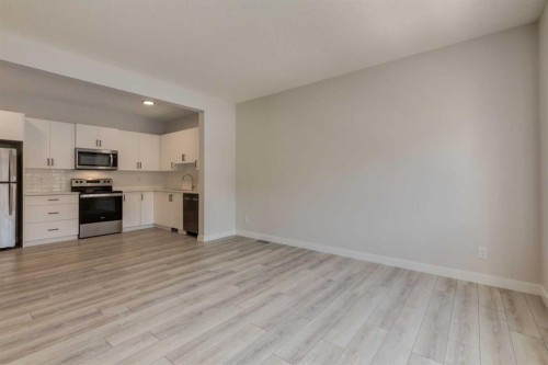 31 Tuscany Summit Square Nw, Calgary, AB - Indoor Photo Showing Kitchen With Stainless Steel Kitchen