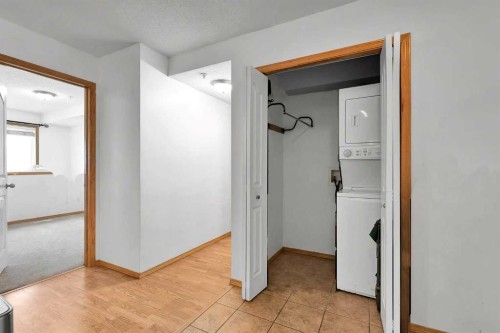 218-92 Saddletree Court Ne, Calgary, AB - Indoor Photo Showing Bathroom