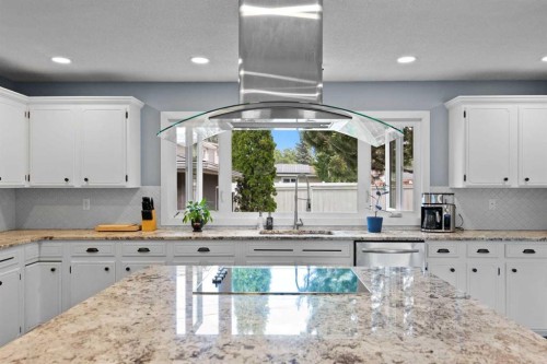 20 Mapleburn Drive Se, Calgary, AB - Indoor Photo Showing Kitchen
