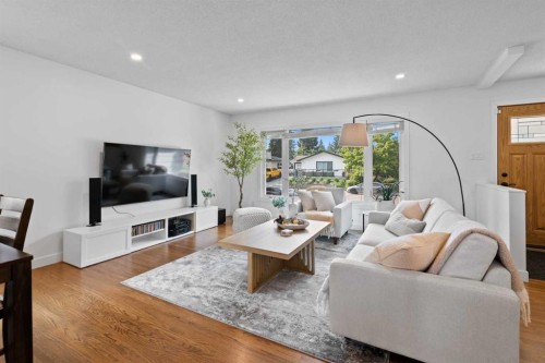 20 Mapleburn Drive Se, Calgary, AB - Indoor Photo Showing Living Room