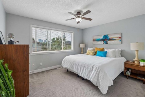 2-441 20 Avenue Ne, Calgary, AB - Indoor Photo Showing Bedroom