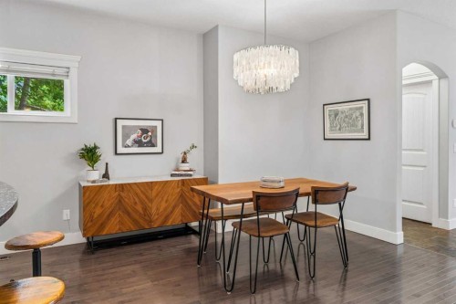 2-441 20 Avenue Ne, Calgary, AB - Indoor Photo Showing Dining Room