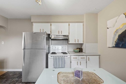 3711 Centre B Street Nw, Calgary, AB - Indoor Photo Showing Kitchen