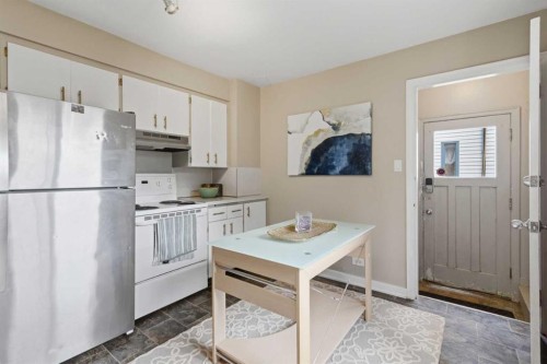 3711 Centre B Street Nw, Calgary, AB - Indoor Photo Showing Kitchen