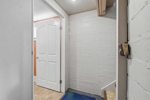 3711 Centre B Street Nw, Calgary, AB - Indoor Photo Showing Other Room