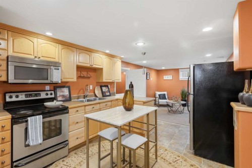 3711 Centre B Street Nw, Calgary, AB - Indoor Photo Showing Kitchen