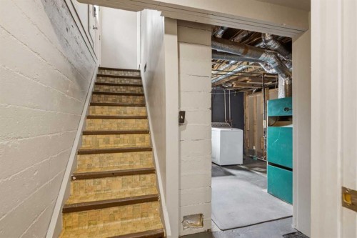 3711 Centre B Street Nw, Calgary, AB - Indoor Photo Showing Other Room