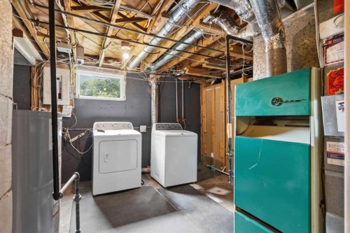 3711 Centre B Street Nw, Calgary, AB - Indoor Photo Showing Laundry Room