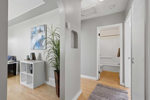 3711 Centre B Street Nw, Calgary, AB - Indoor Photo Showing Other Room