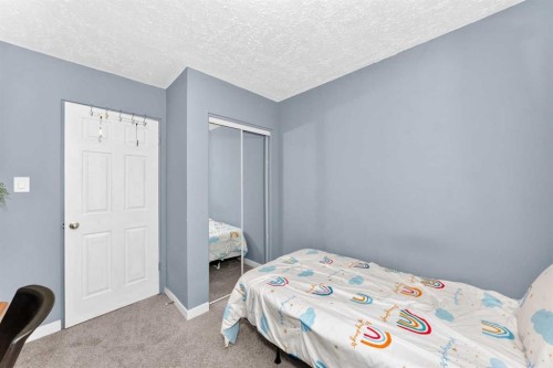 2078 7 Avenue North, Lethbridge, AB - Indoor Photo Showing Bedroom