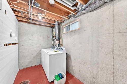 2078 7 Avenue North, Lethbridge, AB - Indoor Photo Showing Laundry Room