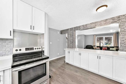 2078 7 Avenue North, Lethbridge, AB - Indoor Photo Showing Kitchen