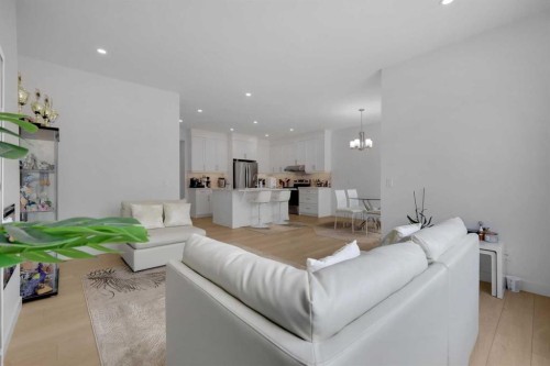 89 Amblehurst Gardens Nw, Calgary, AB - Indoor Photo Showing Living Room
