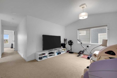 89 Amblehurst Gardens Nw, Calgary, AB - Indoor Photo Showing Other Room