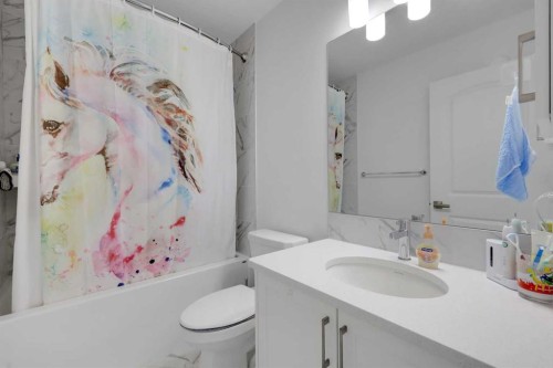 89 Amblehurst Gardens Nw, Calgary, AB - Indoor Photo Showing Bathroom