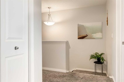 497 Hillcrest Road Sw, Airdrie, AB - Indoor Photo Showing Other Room