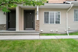89 Pantego Lane NW Calgary, AB T3K 0T1