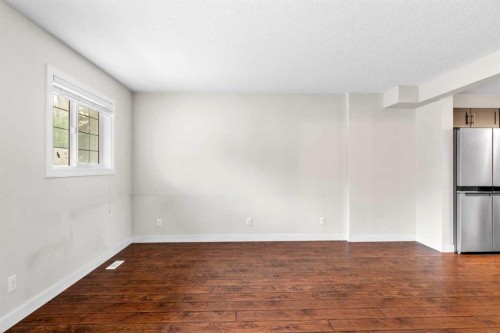 89 Pantego Lane Nw, Calgary, AB - Indoor Photo Showing Other Room