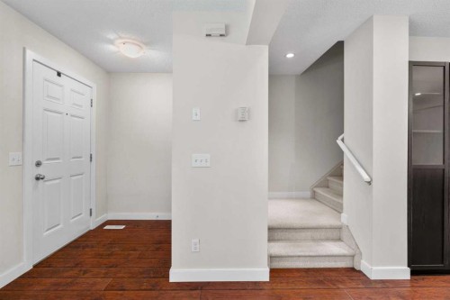 89 Pantego Lane Nw, Calgary, AB - Indoor Photo Showing Other Room