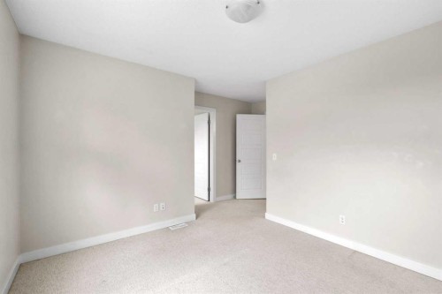 89 Pantego Lane Nw, Calgary, AB - Indoor Photo Showing Other Room