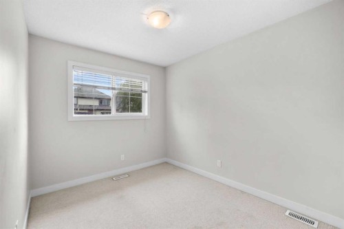 89 Pantego Lane Nw, Calgary, AB - Indoor Photo Showing Other Room