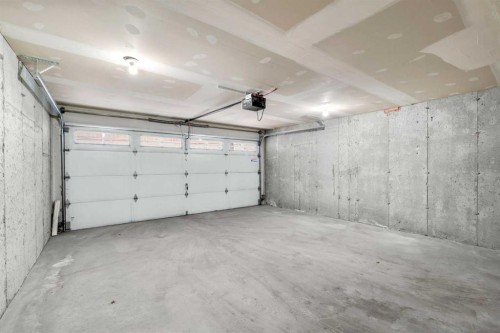 89 Pantego Lane Nw, Calgary, AB - Indoor Photo Showing Garage