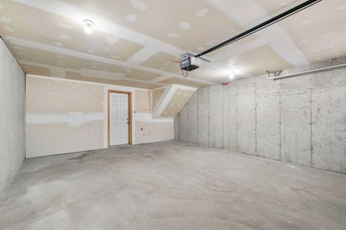 89 Pantego Lane Nw, Calgary, AB - Indoor Photo Showing Garage