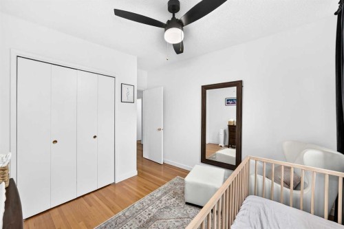 71 Dalton Bay Nw, Calgary, AB - Indoor Photo Showing Bedroom