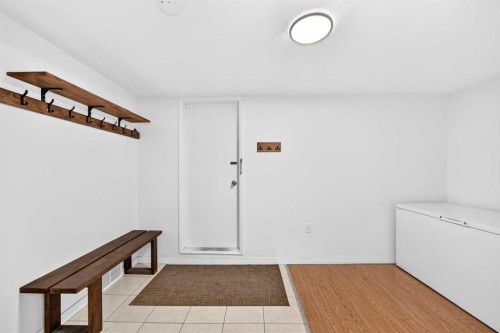 71 Dalton Bay Nw, Calgary, AB - Indoor Photo Showing Other Room