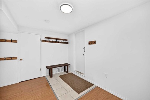71 Dalton Bay Nw, Calgary, AB - Indoor Photo Showing Other Room