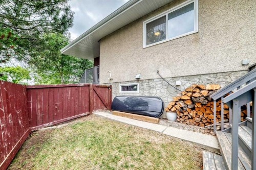 71 Dalton Bay Nw, Calgary, AB - Outdoor With Exterior