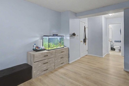 101-7724 Bowness Road Nw, Calgary, AB - Indoor Photo Showing Other Room