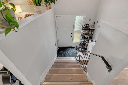 431 37 Street Sw, Calgary, AB - Indoor Photo Showing Other Room