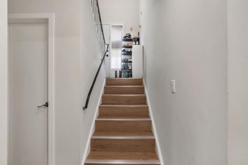 431 37 Street Sw, Calgary, AB - Indoor Photo Showing Other Room