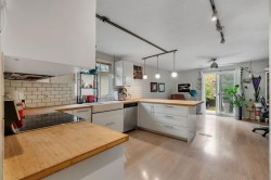 431 37 Street SW Calgary, AB T3C 1R7