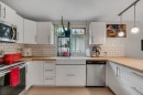 431 37 Street Sw, Calgary, AB  - Indoor Photo Showing Kitchen 