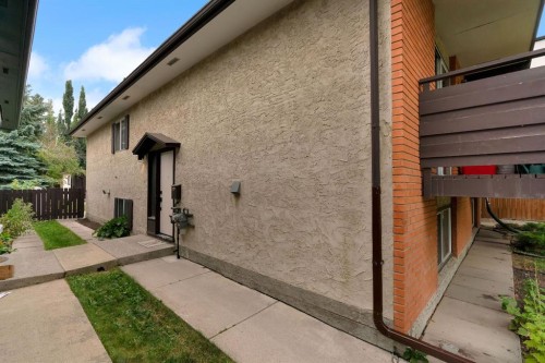 431 37 Street Sw, Calgary, AB - Outdoor With Exterior