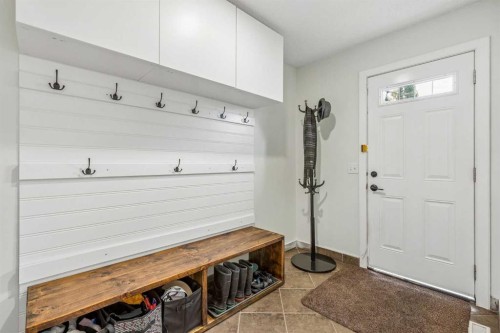 3444 3 Avenue Nw, Calgary, AB - Indoor Photo Showing Garage