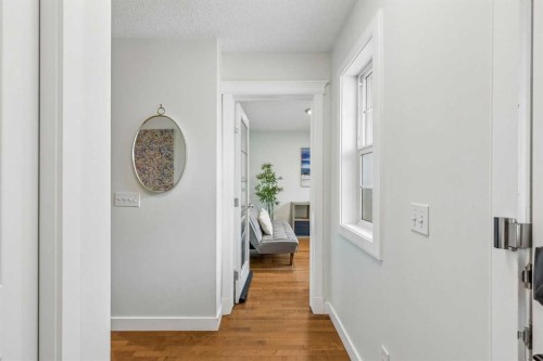 3444 3 Avenue Nw, Calgary, AB - Indoor Photo Showing Other Room